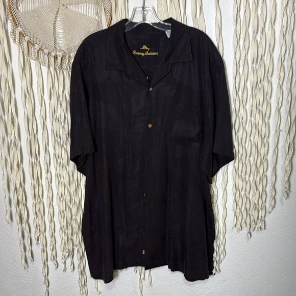 Tommy Bahama Men's Black "2021" Embroidered Short Sleeve Button Down Size XL - Picture 7 of 9